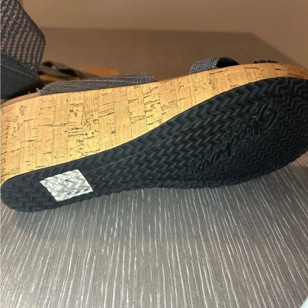 Skechers Black and Tan Wedge‎ Sandals with Stretch Fabric